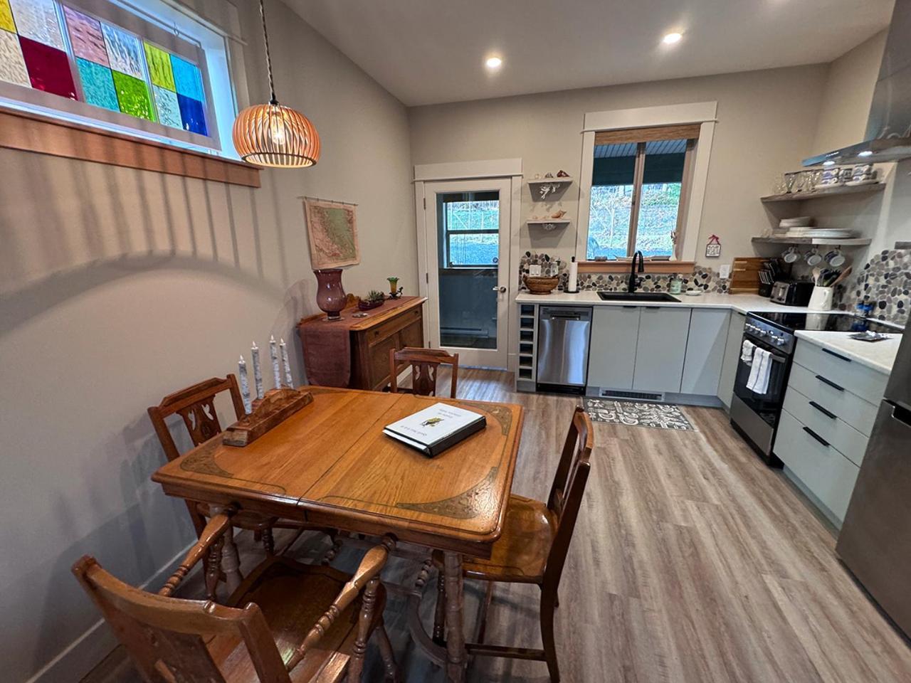 Cowichan Valley Guest Cottage Ледісміт Екстер'єр фото